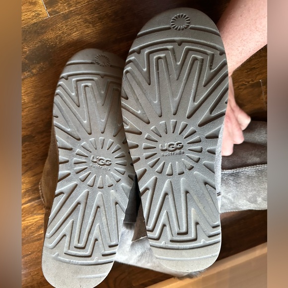 Ugg Bailey Button Boots - Picture 5 of 5